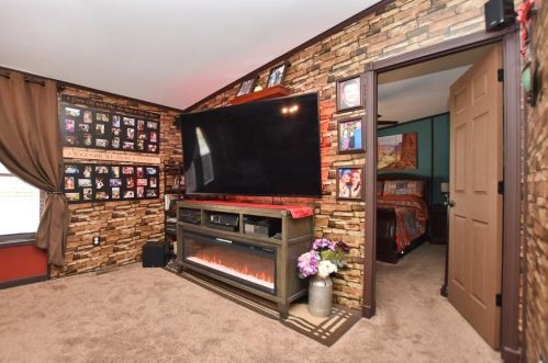 17 Rexmere Rd, Burrillville, RI 02839-1165