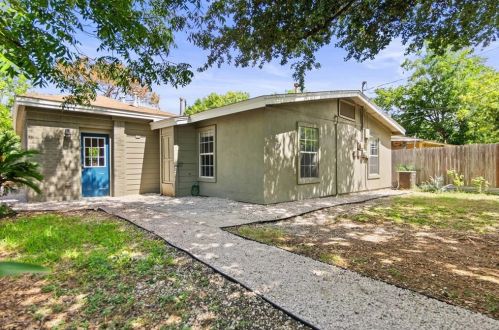 6609 Cruz St, Austin TX  78741-3519 exterior