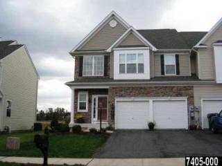 3812 Kings Ln, York, PA 17315-3695