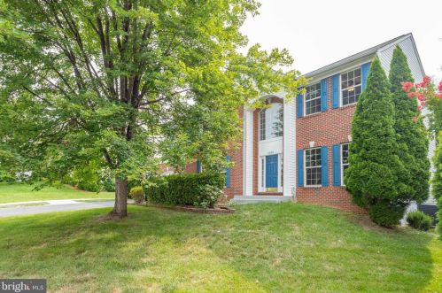 5035 Wet Rock Ct, Woodbridge, VA 22193-5857