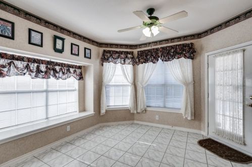 1113 Hunters Crk Dr, Carrollton TX 75007-1112 exterior