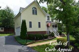 3901 Ml Mnr Dr, Midlothian VA  23112-7003 exterior