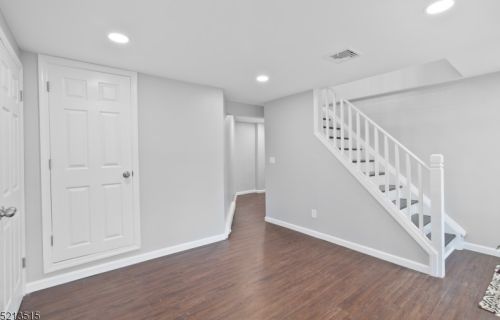 30 Lincoln Trl, Hopatcong NJ  07843-1548 exterior