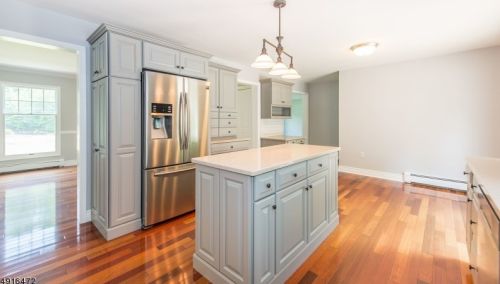 9 Woodland Hills Dr, Wantage, NJ 07461-4494