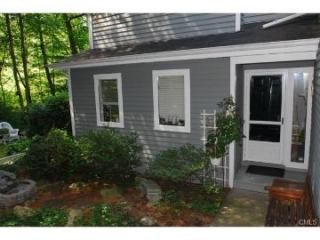 97 Glen Side, Wilton CT  06897-4048 exterior
