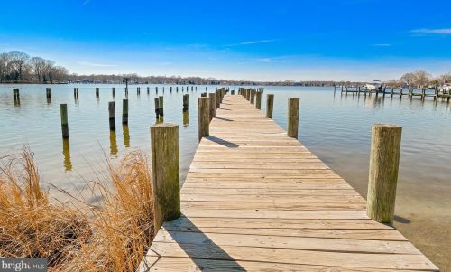 4962 Elm St, Shady Side MD 20764-9655 exterior