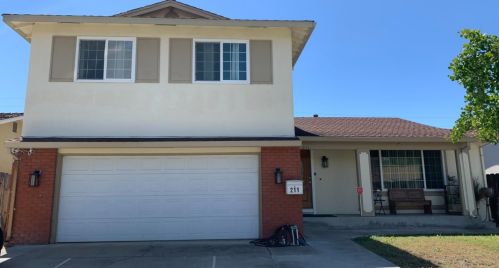 211 Rodrigues Ave, Milpitas, CA 95035-5717