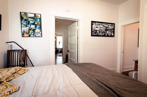 207 39th St, Austin TX  78751-5030 exterior