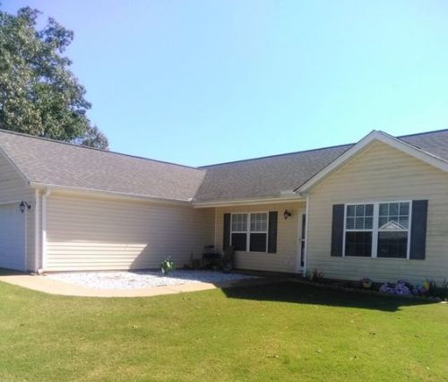 281 Fisher Lake Rd, Lyman, SC 29365-9244