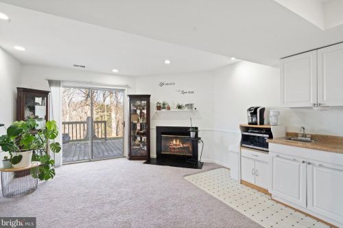 7909 Pebble Brook Ct, Springfield VA  22153-2618 exterior