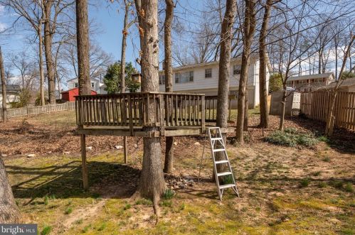 6705 Little Ann Ct, Springfield VA  22152-2629 exterior