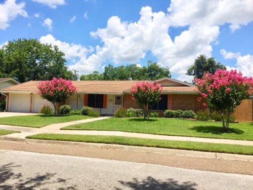 2404 Locust Ave, Victoria, TX 77901-4347