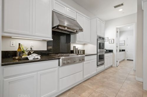 60 Gainsboro, Irvine CA  92620-2187 exterior