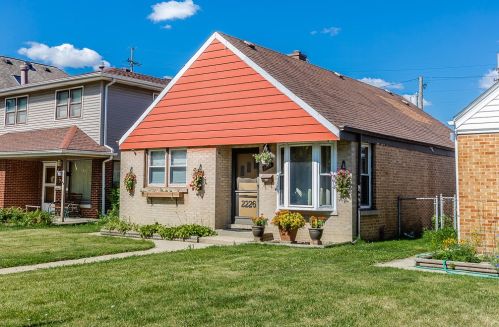 2226 Elm St, River Grove, IL 60171-1801