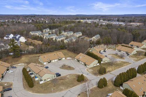 70 Tideview Dr, Dover, NH 03820-4579