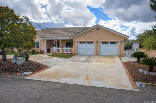 14141 Moonridge Dr, Riverside, CA 92503-9787