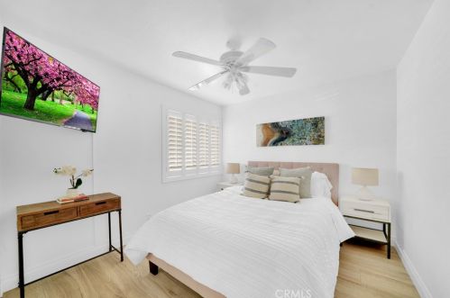 8696 La Playa Cir, Santa Ana CA 92708-5010 exterior