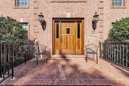 81 English Ln, Huntington, CT 06484-5363