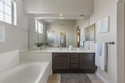 218 Summerwind Dr, Milpitas CA 95035-2416 exterior