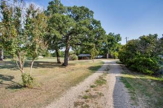 7150 Briar Rd, Azle, TX 76020-7034