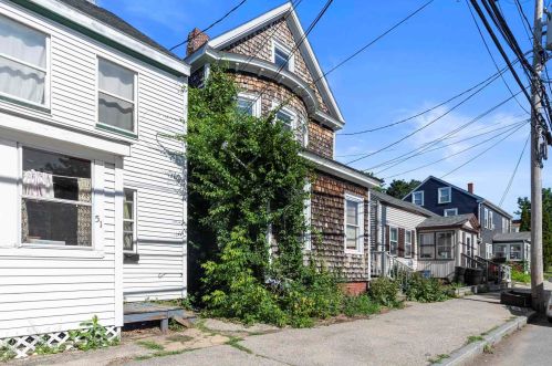 47 Green St, Somersworth, NH 03878-2520
