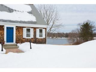 46 Shore Ln, Dover, NH 03820-4723