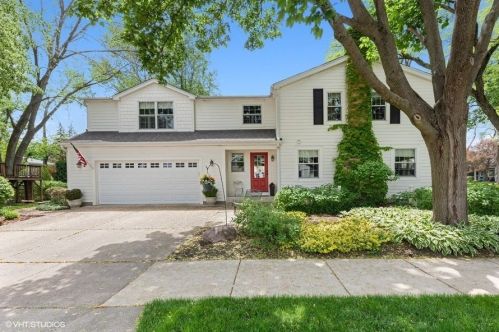 833 Chestnut Ave, Arlington Hts, IL 60004-5546