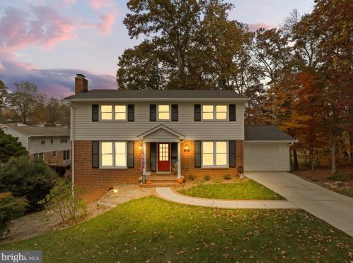 6702 Emporia Ct, Springfield VA  22152-3034 exterior