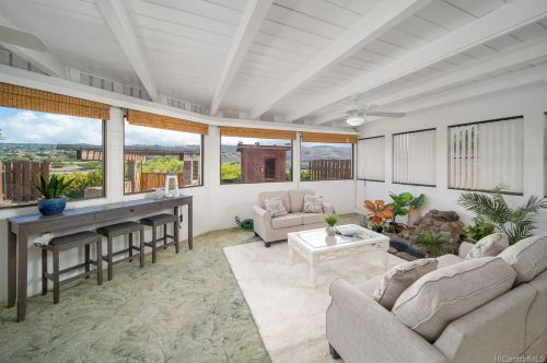 1620 Piikea St, Honolulu HI  96818-1843 exterior