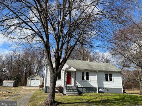 56 Mandl St, Trenton NJ  08619-3604 exterior