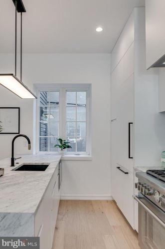 526 24th St, Philadelphia PA  19146-1054 exterior