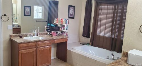 3348 Nepal Way, Aurora CO 80013-9019 exterior