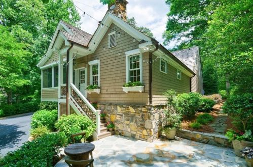 1574 Cave Rd, Atlanta GA  30327-3120 exterior