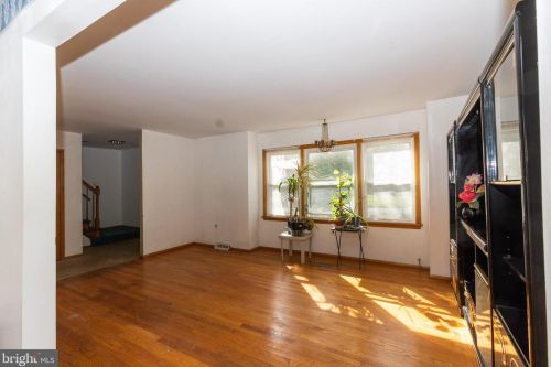 426 Holiday Dr, Aberdeen MD  21001-1813 exterior