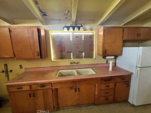 1430 Chalet Ave, Anaheim CA  92802-2147 exterior