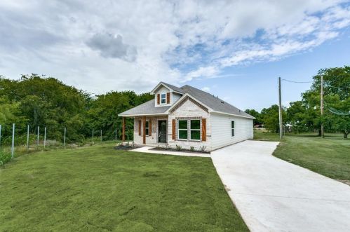 228 Chevy Chase Dr, Fort Worth, TX 76134-2907