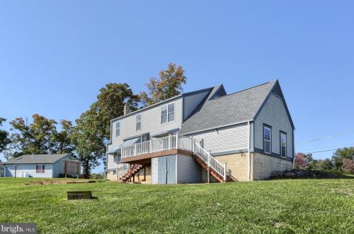 2316 Walnut Bottom Rd, Carlisle PA  17015-9374 exterior