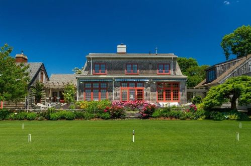 228 Indian Ave, Middletown, RI 02842-5715
