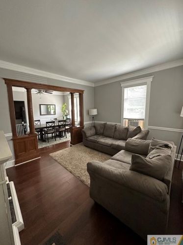 351 Washington Ave, Piscataway, NJ 08854-1542