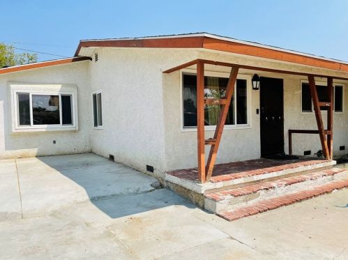 513 Date Ave, Rialto, CA 92376-5167