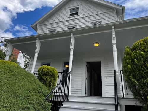 53 Mead Ave, Greenwich CT  06830-6812 exterior
