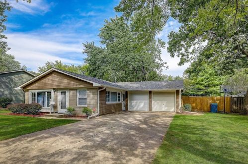 59 Briarcliff Rd, Boulder Hill, IL 60538-1903