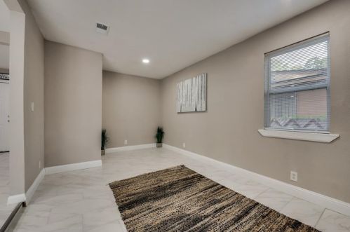 6520 Truman Dr, Fort Worth TX  76112-8032 exterior