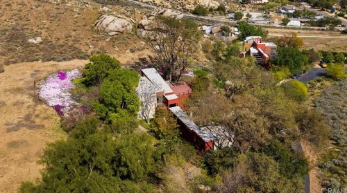 2025 Mt Vernon Ave, Riverside CA  92507-2528 exterior