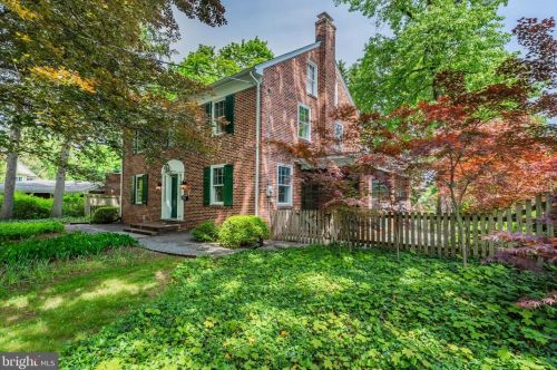 417 College St, Carlisle, PA 17013-3710