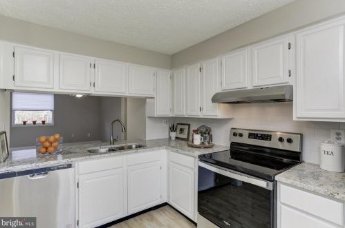 28 Avonshire Ct, Silver Spring MD 20904-6712 exterior