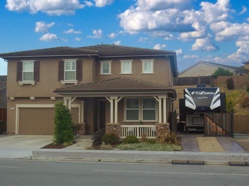 9481 Rancho Hills Dr, Gilroy, CA 95020-7783