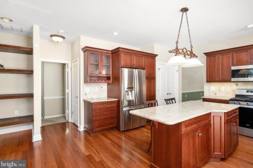 22 Honey Flower Dr, Trenton NJ  08620-9688 exterior