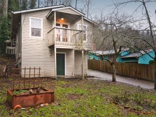 6935 24th Ave, Seattle, WA 98106-1662