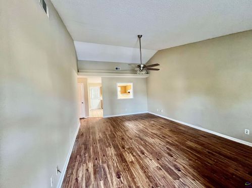 422 Woodland Dr, Warner Robins, GA 31088-7137